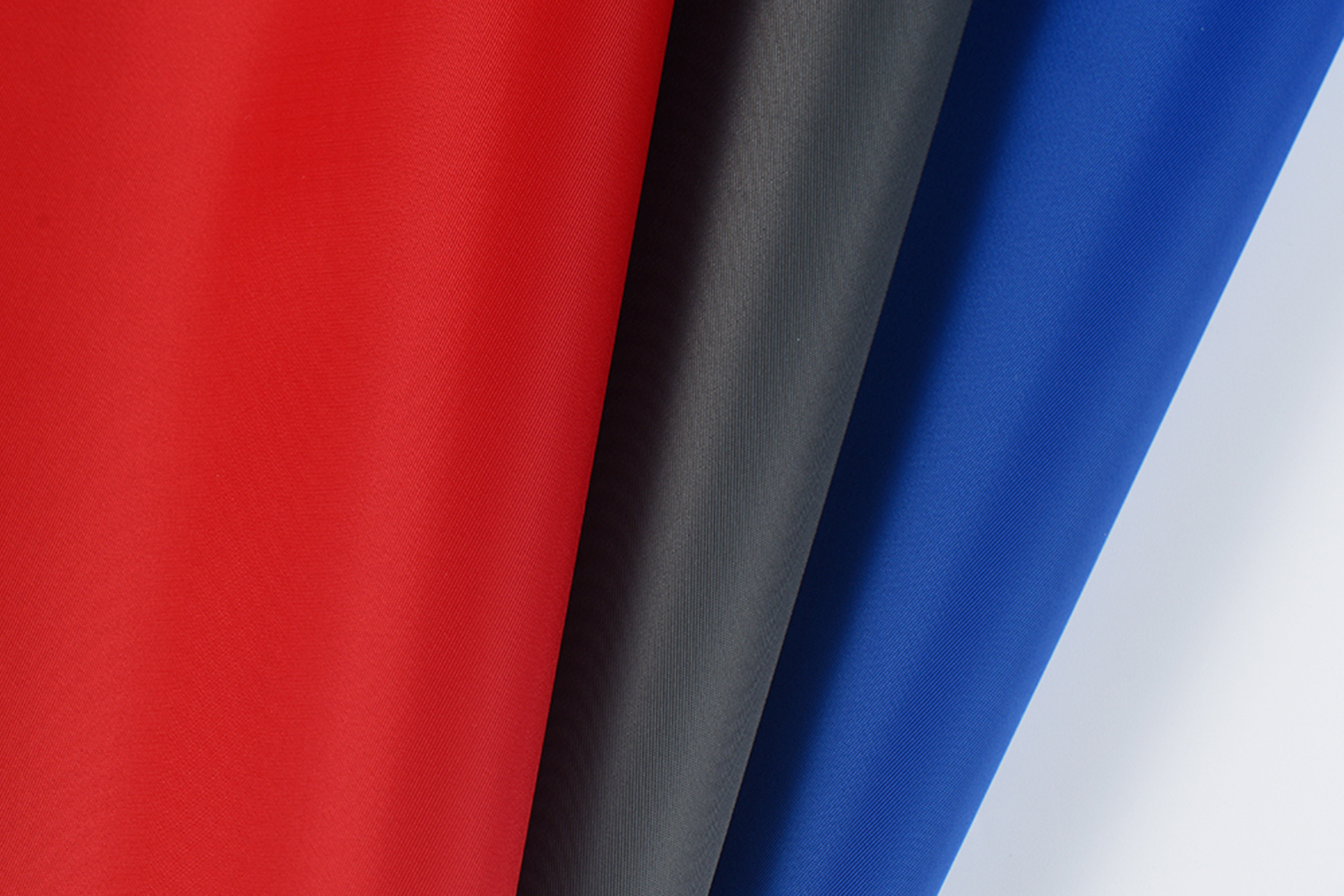 PVCスポンジ0.7mmを備えたナイロン272ツイル